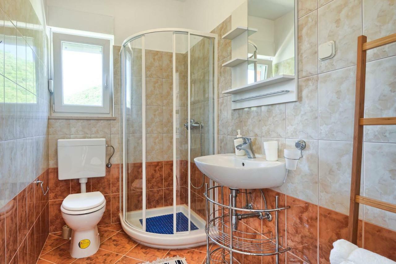 Duboko Plavo Apartment Krnica Luaran gambar