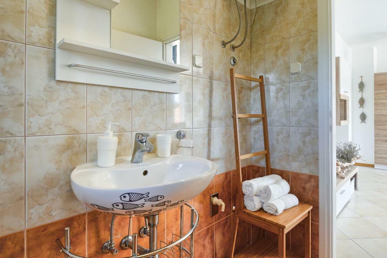 Duboko Plavo Apartment Krnica Luaran gambar